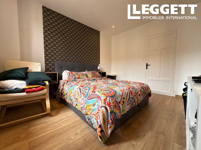 Image No.5-2 Bed House for sale