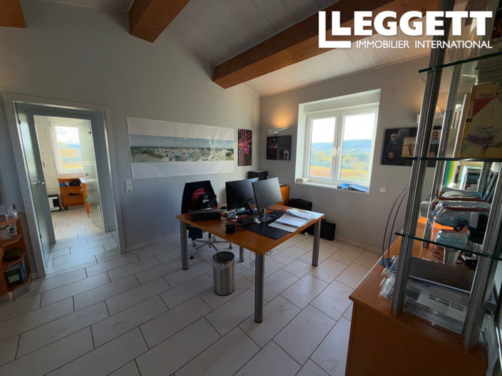 Image No.8-2 Bed House for sale