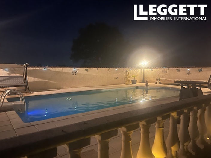 Image No.8-5 Bed House for sale