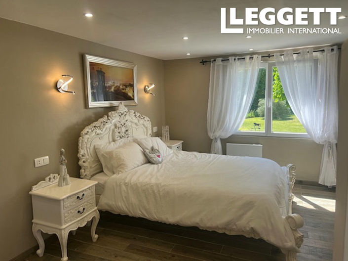 Image No.9-5 Bed House for sale