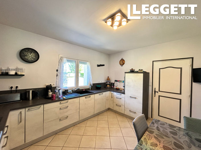 Image No.4-4 Bed House for sale