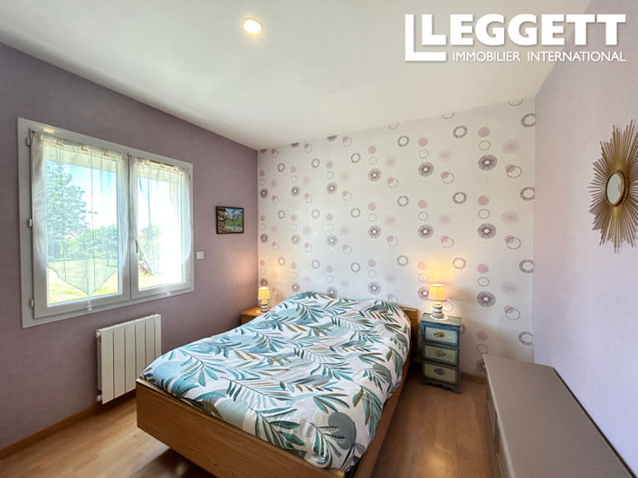 Image No.8-4 Bed House for sale