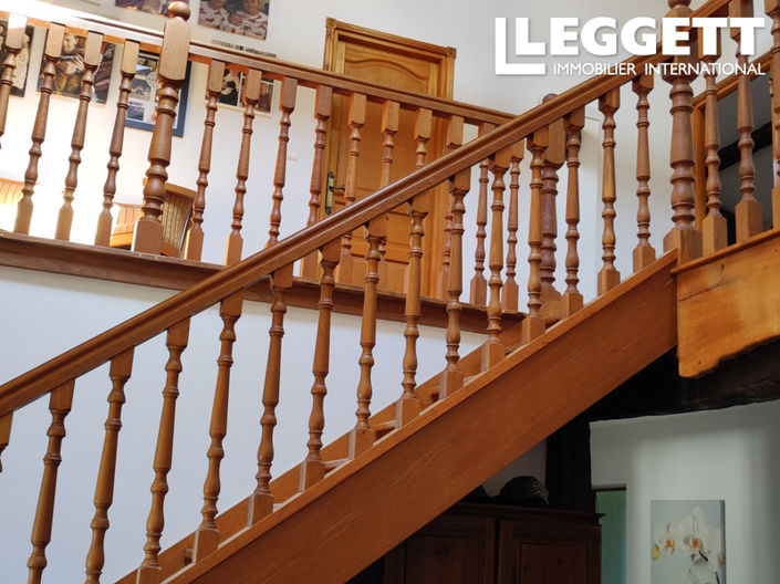 Image No.9-5 Bed House for sale