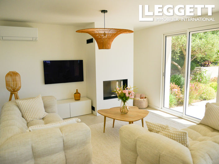 Image No.6-4 Bed House for sale