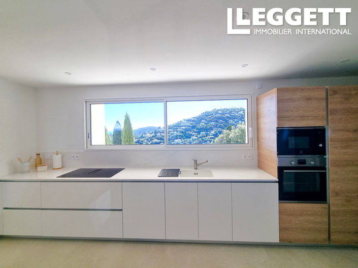 Image No.8-4 Bed House for sale