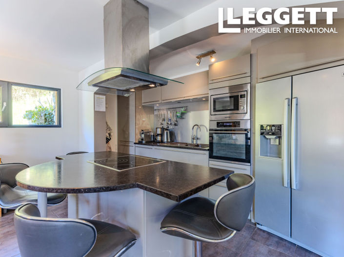 Image No.5-5 Bed House for sale