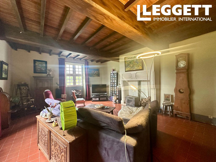 Image No.8-10 Bed House for sale