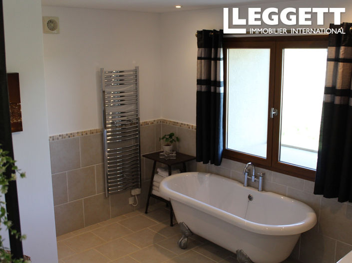 Image No.7-3 Bed House for sale