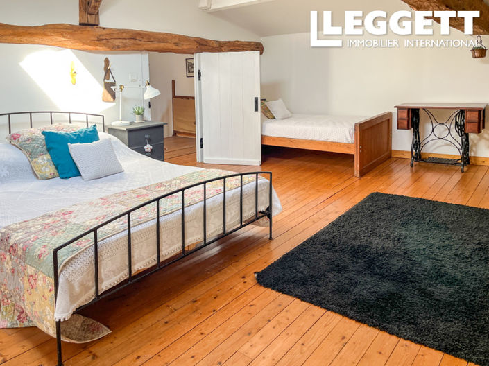 Image No.8-9 Bed House for sale