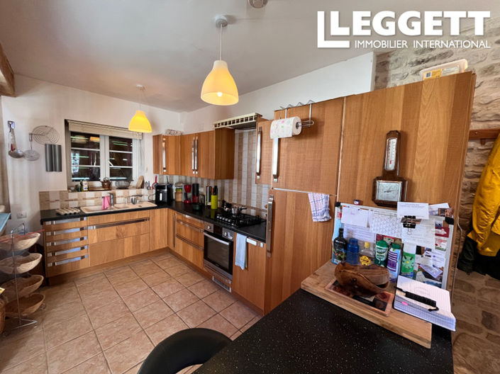 Image No.10-5 Bed House for sale