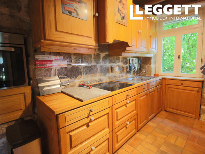 Image No.6-6 Bed House for sale