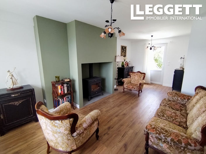 Image No.6-4 Bed House for sale