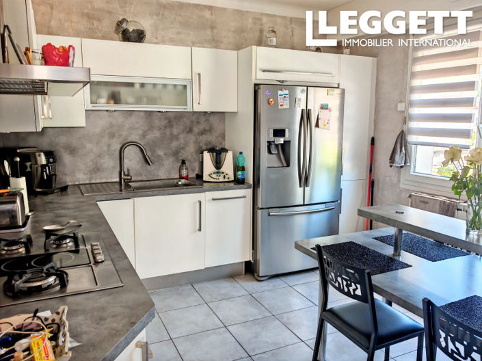 Image No.8-4 Bed House for sale