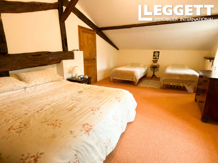 Image No.8-3 Bed House for sale