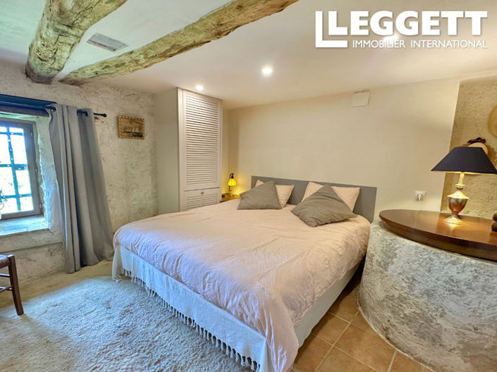 Image No.5-5 Bed House for sale