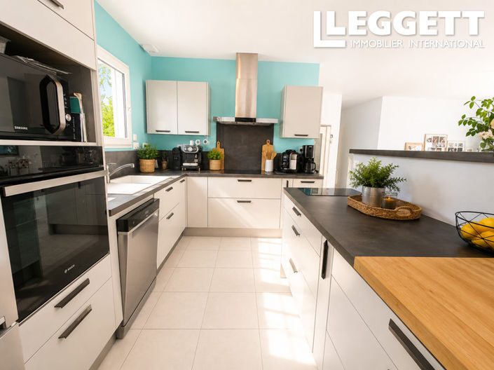 Image No.5-4 Bed House for sale