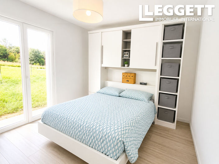 Image No.6-4 Bed House for sale