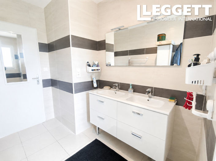 Image No.7-4 Bed House for sale