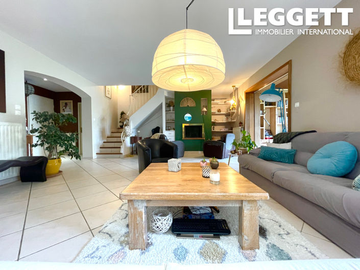 Image No.2-5 Bed House for sale