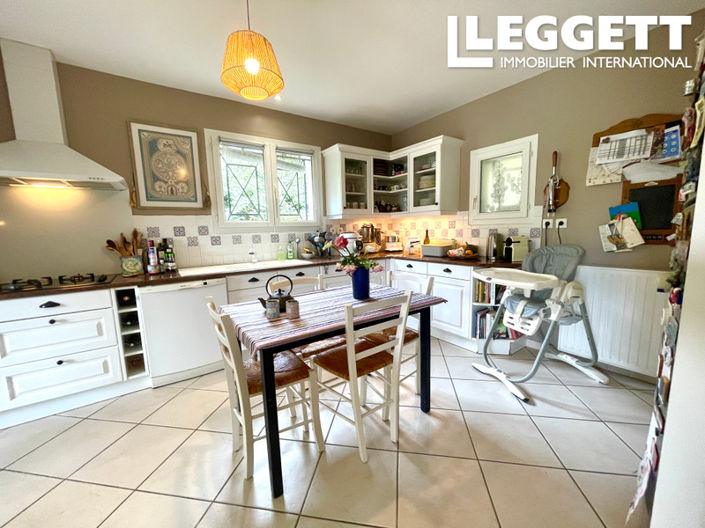 Image No.5-5 Bed House for sale