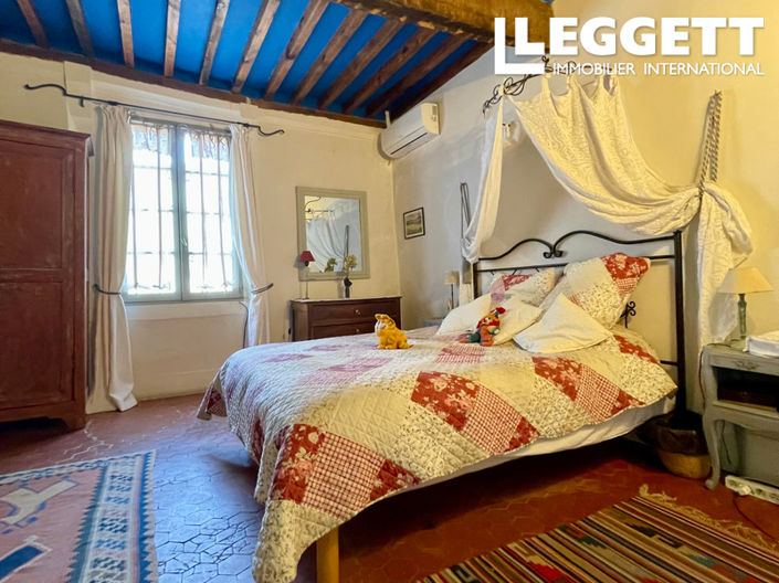 Image No.10-3 Bed House for sale