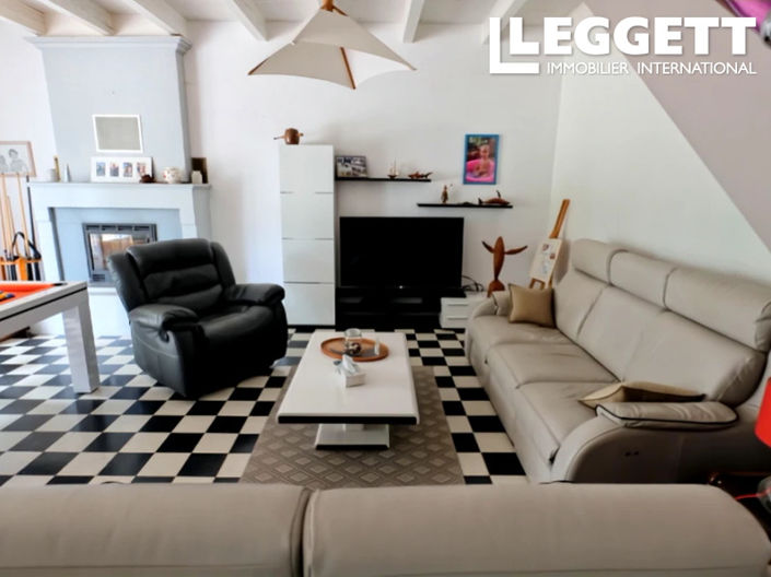 Image No.6-3 Bed House for sale