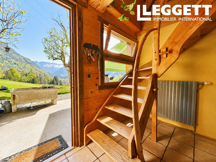 Image No.8-3 Bed House for sale