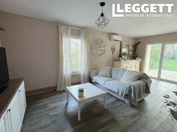Image No.2-4 Bed House for sale