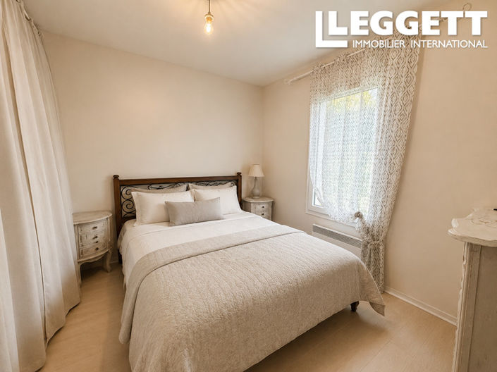 Image No.8-4 Bed House for sale