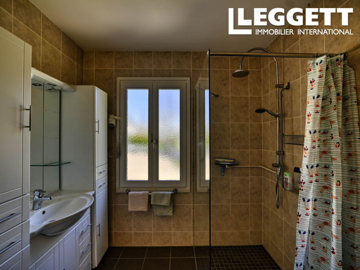 Image No.8-4 Bed House for sale