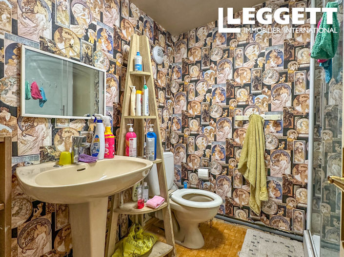 Image No.8-6 Bed House for sale