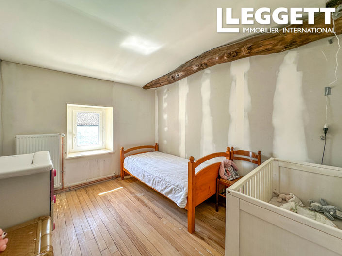 Image No.9-6 Bed House for sale