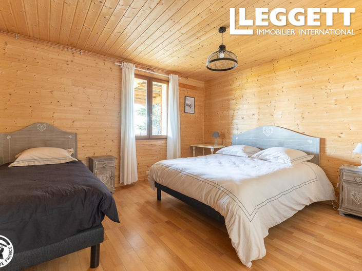 Image No.6-5 Bed House for sale