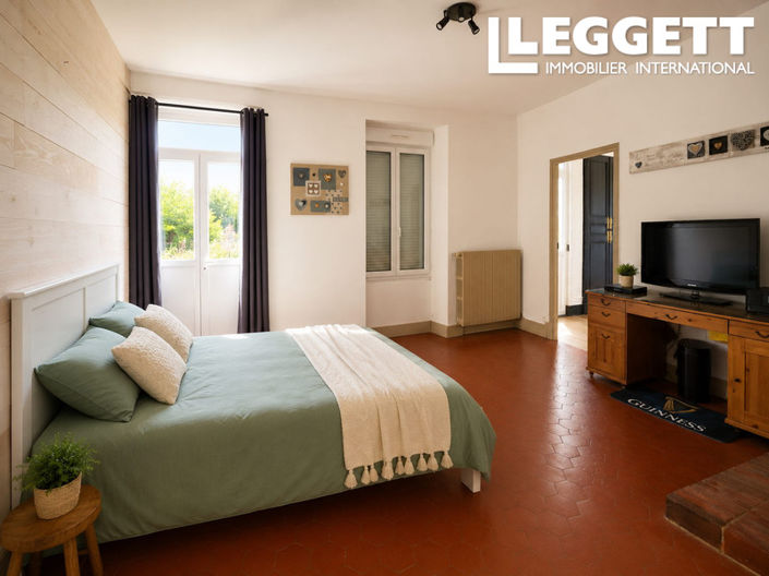 Image No.6-4 Bed House for sale