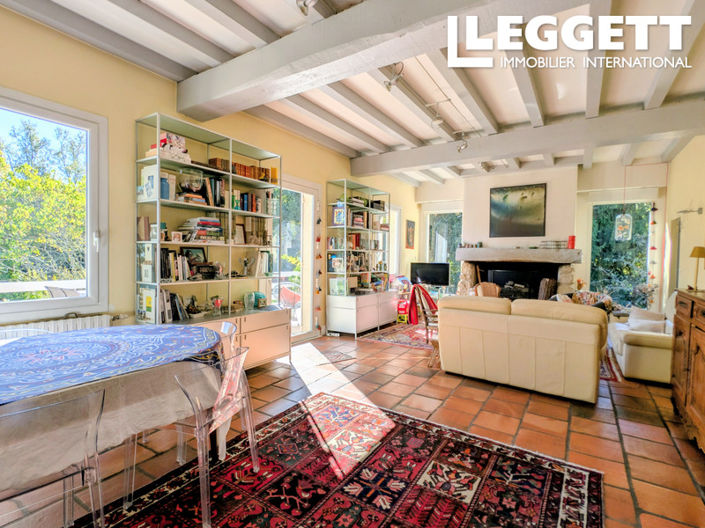 Image No.2-6 Bed House for sale