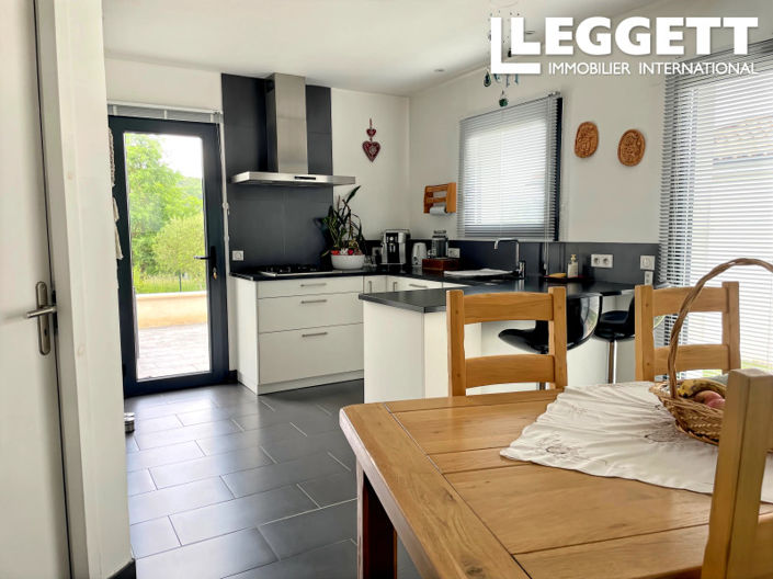Image No.7-2 Bed House for sale