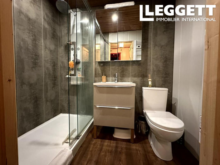 Image No.5-4 Bed Commercial for sale