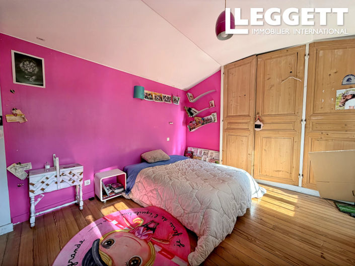 Image No.9-5 Bed House for sale