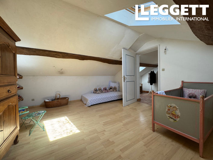 Image No.10-5 Bed House for sale