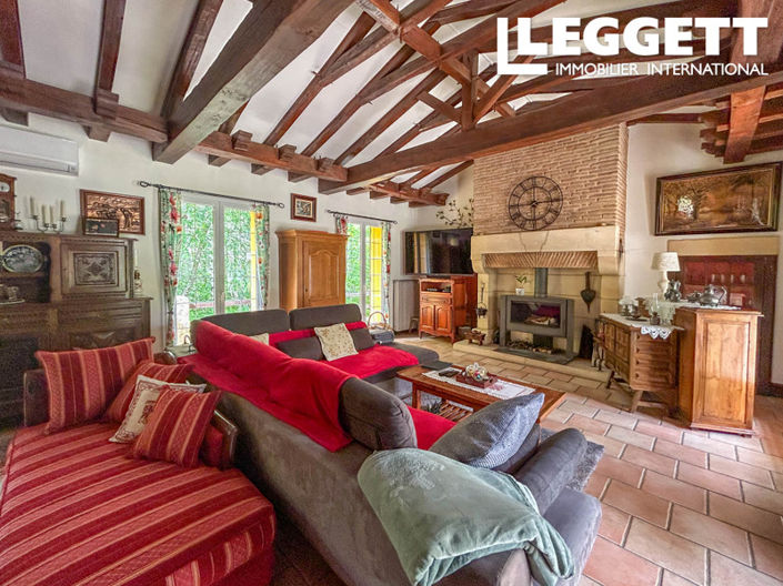 Image No.8-5 Bed House for sale