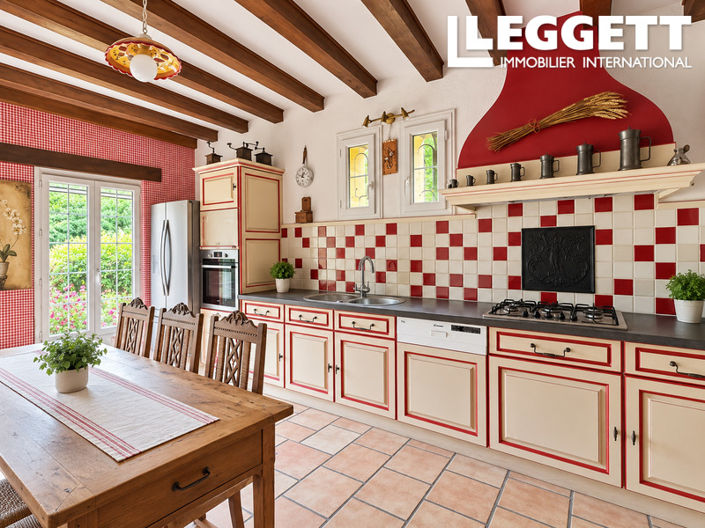 Image No.8-5 Bed House for sale