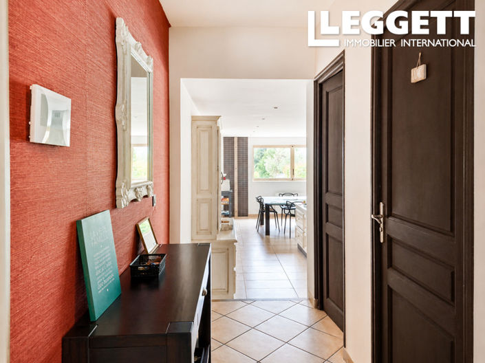 Image No.10-6 Bed House for sale