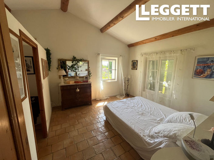 Image No.8-4 Bed House for sale