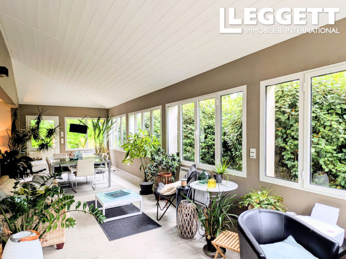 Image No.7-6 Bed House for sale