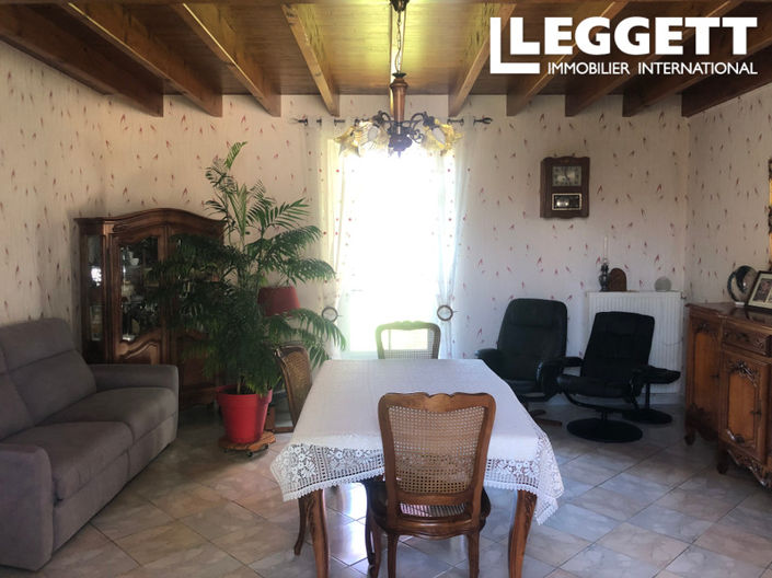 Image No.10-5 Bed House for sale