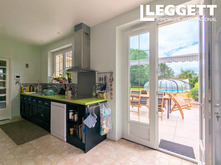 Image No.7-5 Bed House for sale