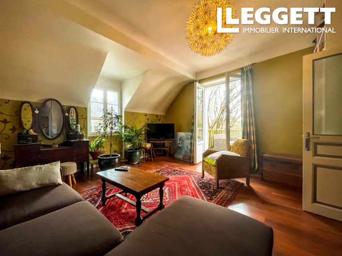 Image No.7-10 Bed House for sale