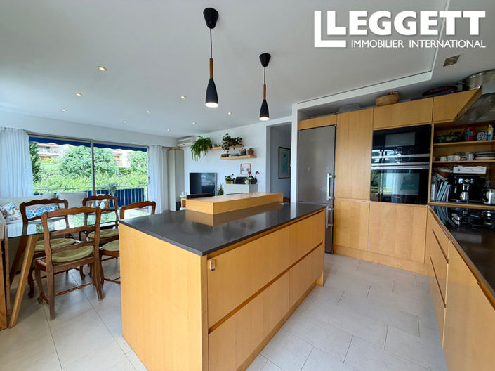 Image No.10-3 Bed Apartment for sale