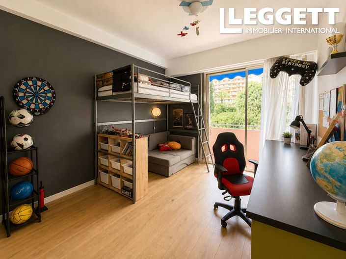 Image No.6-3 Bed Apartment for sale