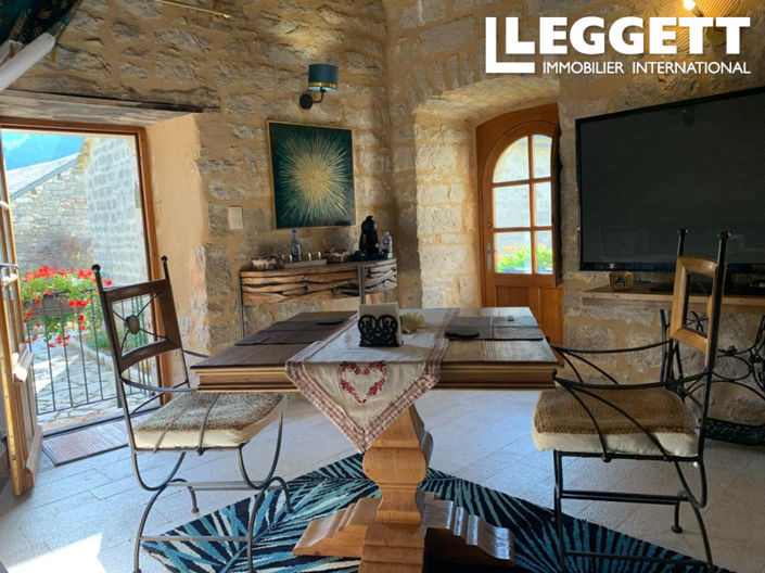 Image No.6-9 Bed House for sale